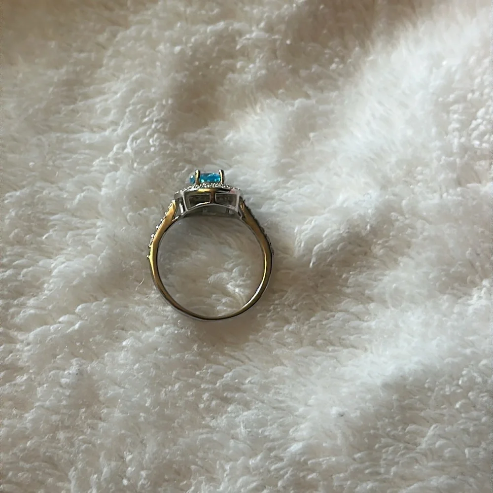 Elegant Silver and Blue Gemstone Ring